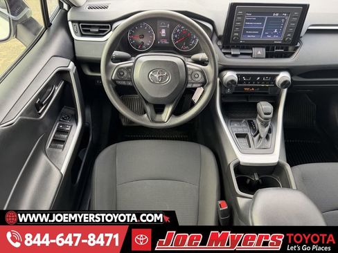 Used 2022 Toyota RAV4 LE image 14