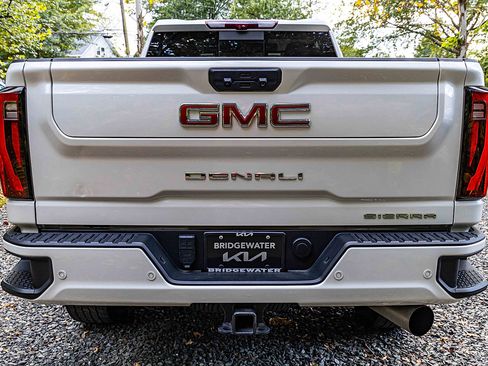 Used 2024 GMC Sierra 2500 Denali w/ Denali Reserve Package image 5