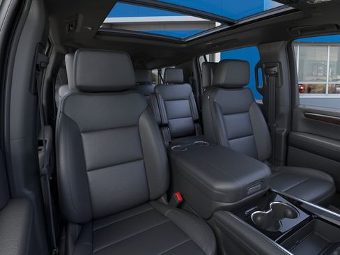 New 2026 Chevrolet Suburban Z71 w/ Z71 Off-Road Package AWD/4WD image 16