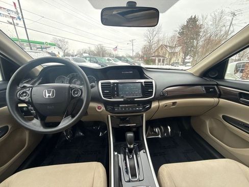 Used 2016 Honda Accord EX image 15