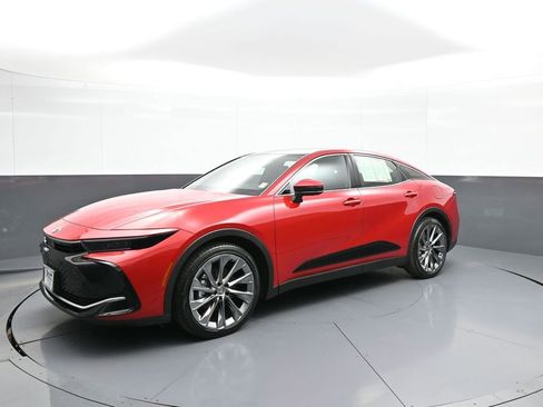 Used 2023 Toyota Crown Limited w/ Advanced Technology Package image 10