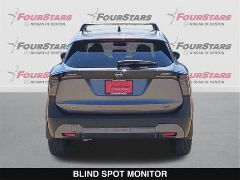 New 2026 Nissan Kicks SR image 5