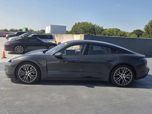 Used 2022 Porsche Taycan RWD image 2