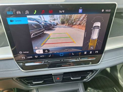 New 2026 Volkswagen Tiguan SE image 16