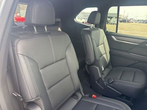 Used 2025 GMC Acadia Elevation w/ Elevation Premium Package image 31