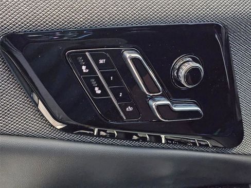 New 2026 Cadillac Optiq Luxury 1 image 22