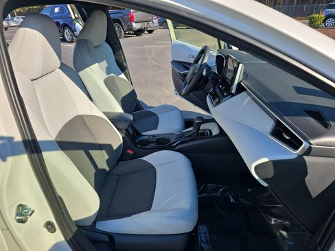 Certified 2025 Toyota Corolla XSE image 10