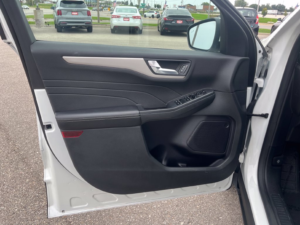 Used 2022 Ford Escape SEL AWD/4WD image 13