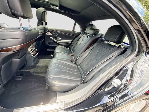 Used 2020 Mercedes-Benz S 560 4MATIC Sedan w/ Premium Package image 27