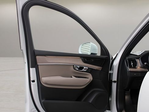 New 2026 Volvo XC90 B6 Ultra w/ Protection Package Premier AWD/4WD image 12