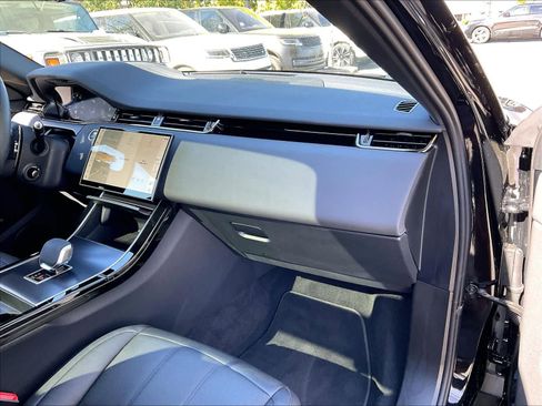 Used 2026 Land Rover Range Rover Evoque Dynamic SE AWD/4WD image 18