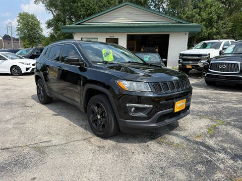 Used 2018 Jeep Compass Latitude w/ Popular Equipment Group AWD/4WD image 7