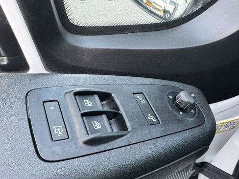 Used 2025 RAM ProMaster 2500 w/ Convenience Group FWD image 33
