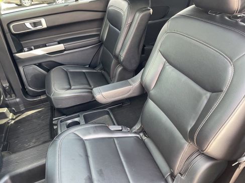 Used 2021 Ford Explorer XLT w/ Equipment Group 202A AWD/4WD image 26