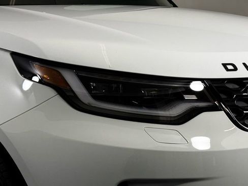 New 2026 Land Rover Discovery Dynamic SE image 15