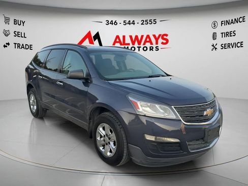 Used 2014 Chevrolet Traverse LS FWD image 3