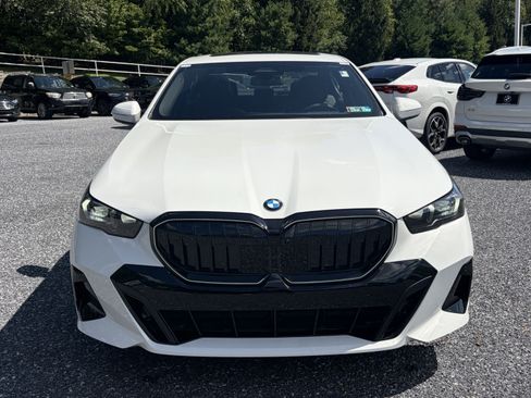 New 2027 BMW 540i xDrive w/ M Sport Package AWD/4WD image 2