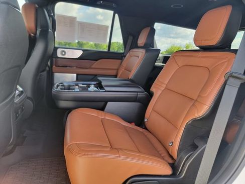 Certified 2021 Lincoln Navigator Reserve AWD/4WD image 21