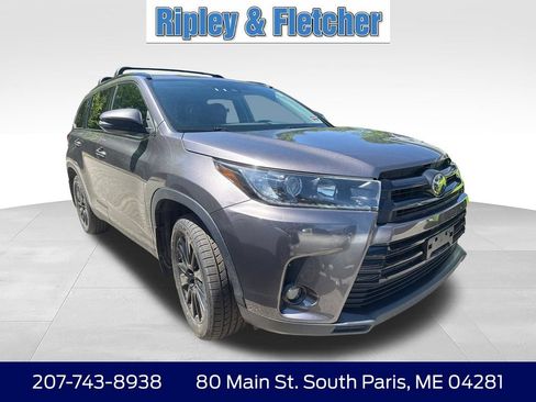 Used 2019 Toyota Highlander SE AWD/4WD image 3