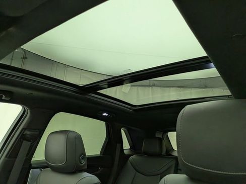 Certified 2023 Cadillac XT5 Premium Luxury image 18