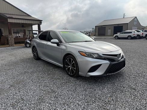 Used 2018 Toyota Camry SE image 6