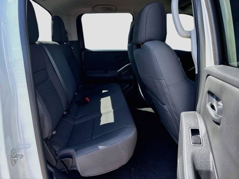 Used 2024 Nissan Frontier S w/ Technology Package RWD image 24