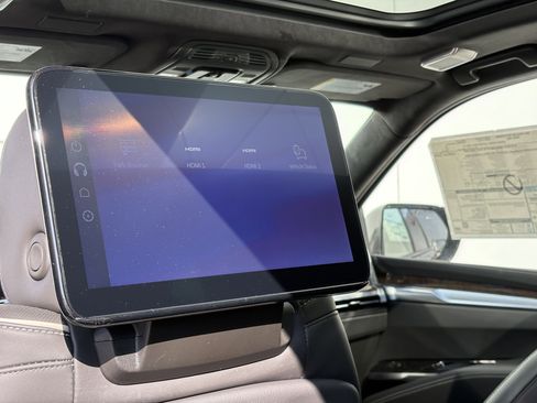 New 2026 Cadillac Escalade ESV Platinum Sport w/ LPO, ONYX Package image 9