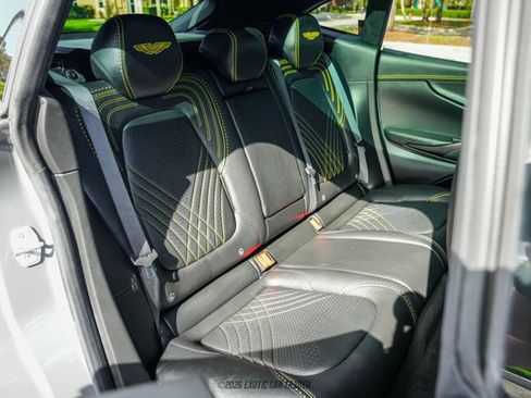 Used 2021 Aston Martin DBX AWD/4WD image 37