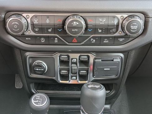 New 2026 Jeep Wrangler Sahara AWD/4WD image 17