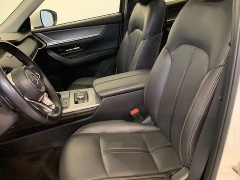Used 2024 MAZDA CX-90 Plug-In Hybrid w/ Premium Pkg AWD/4WD image 17