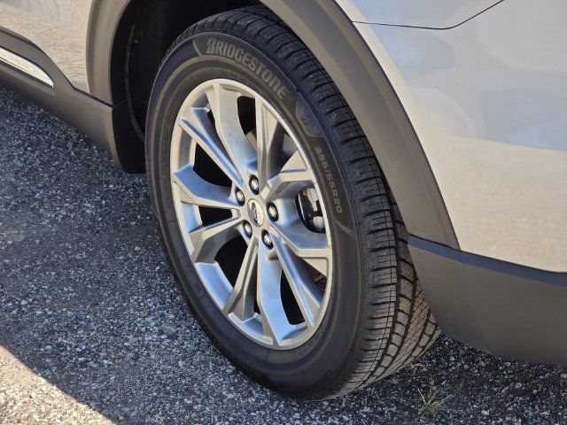 Used 2021 Ford Explorer Limited w/ Equipment Group 301A RWD image 9