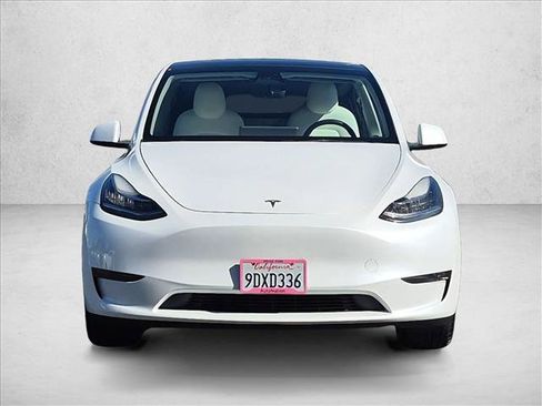Used 2023 Tesla Model Y Long Range AWD/4WD image 2