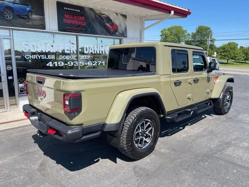 Used 2025 Jeep Gladiator Rubicon AWD/4WD image 3