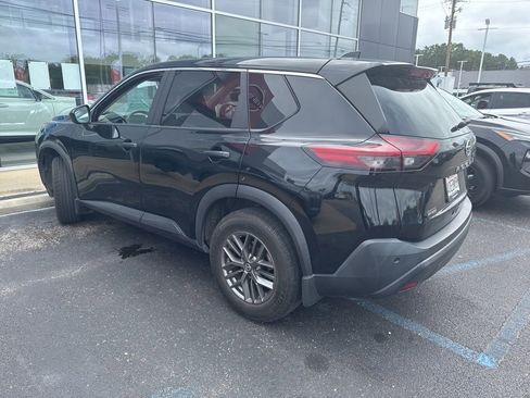 Used 2021 Nissan Rogue S FWD image 2