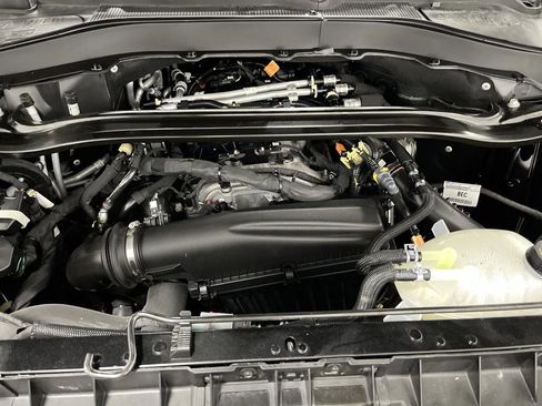 Used 2025 Ford Explorer ST-Line image 40