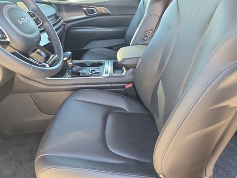 Certified 2025 Kia Carnival SX w/ SX Dark Edition Package image 14
