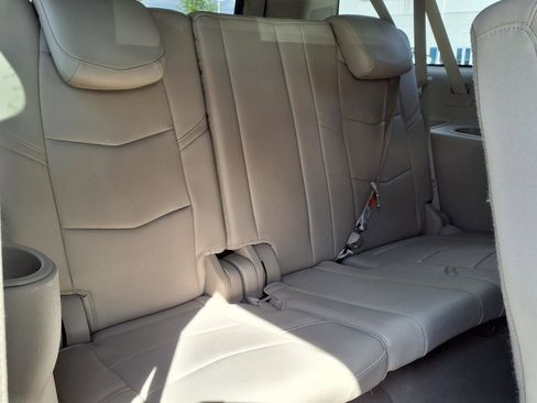 Used 2017 Cadillac Escalade ESV Luxury image 23