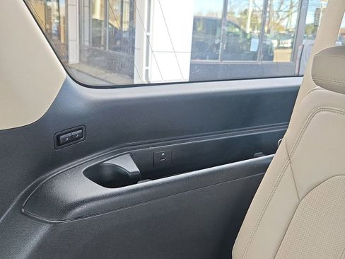 Used 2024 Ford Expedition Max Limited image 19