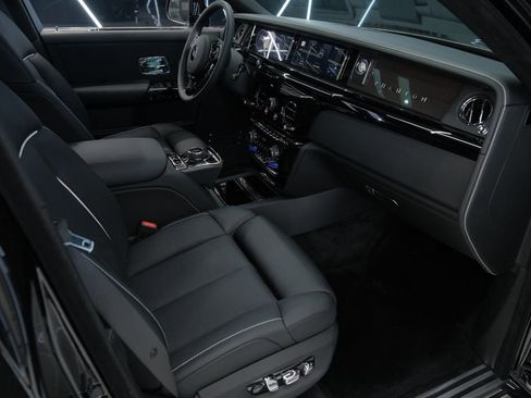 Used 2026 Rolls-Royce Phantom Sedan image 25