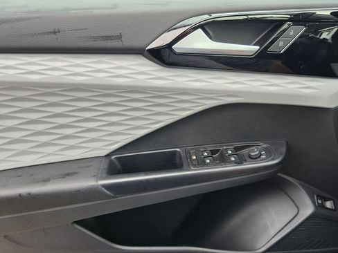 Certified 2023 Volkswagen Taos S FWD image 23