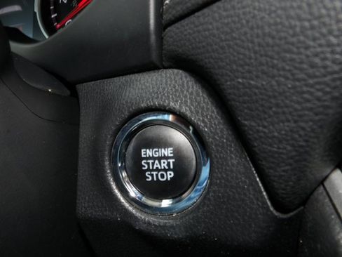 Used 2022 Toyota RAV4 XLE w/ Convenience Package image 31