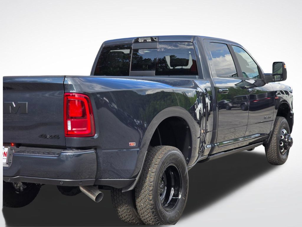 New 2026 RAM 3500 Laramie AWD/4WD image 40
