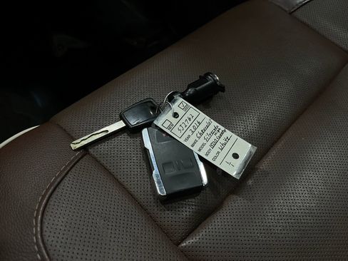 Used 2016 Chevrolet Silverado 1500 High Country image 36