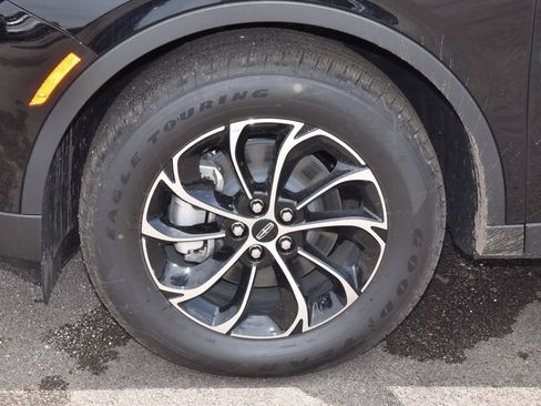 New 2026 Lincoln Nautilus Premier AWD/4WD image 38