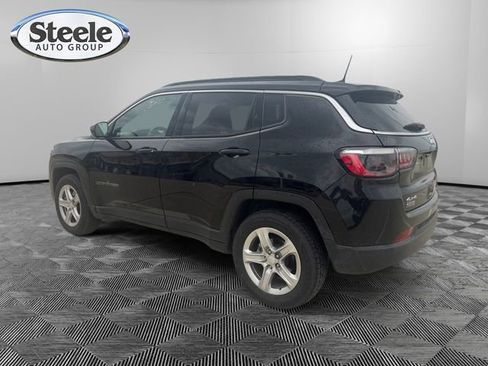Used 2023 Jeep Compass Latitude w/ Convenience Group AWD/4WD image 3