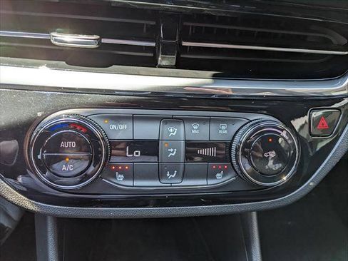 Used 2025 Buick Envista Sport Touring w/ Convenience I Package FWD image 21