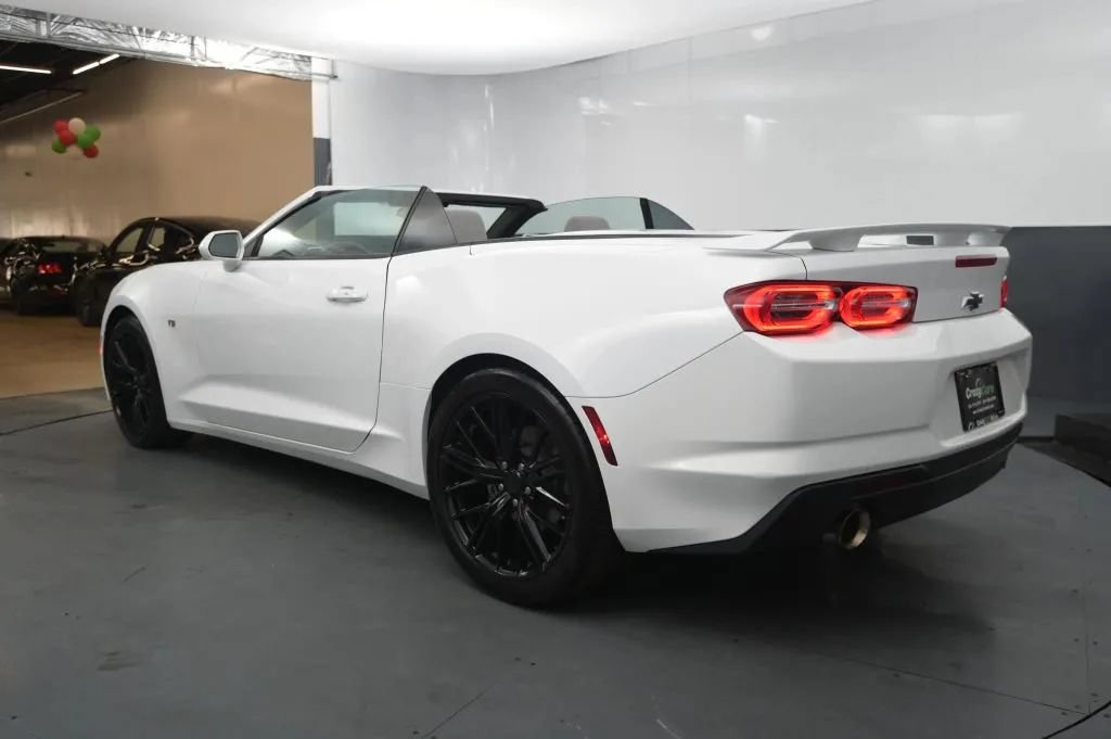 Used 2023 Chevrolet Camaro LT RWD image 3