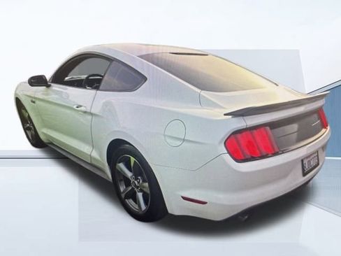 Used 2016 Ford Mustang Coupe image 3