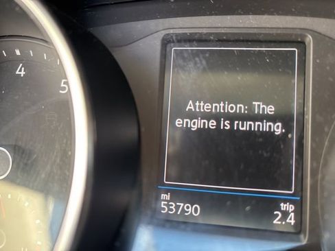 Used 2018 Volkswagen Tiguan SEL w/ 3rd Row Seat Package image 16