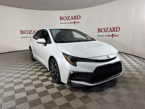 Used 2022 Toyota Corolla SE FWD image 1